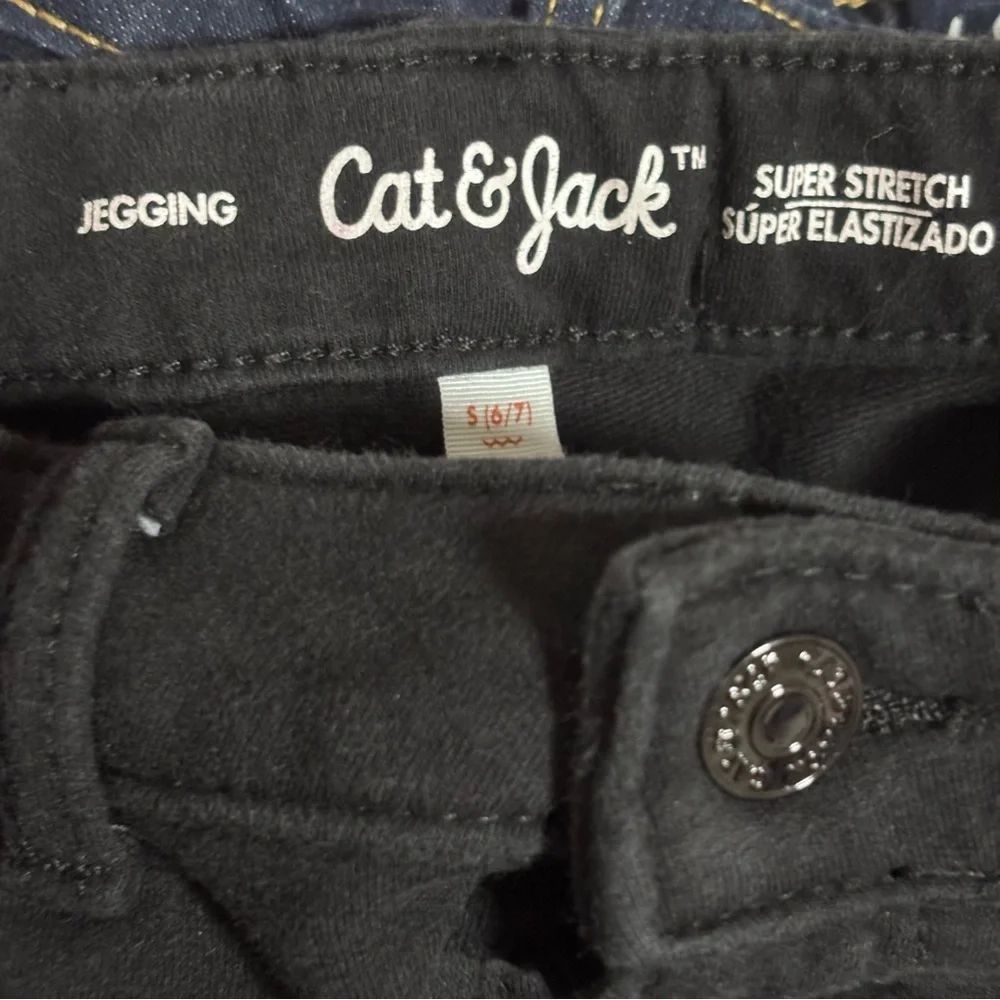 Bundle of 2 Cat & Jack kids jeggings/jeans size 6 and 6/7